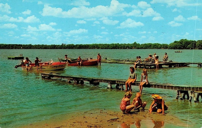 Fishers Lake (Fisher Lake, Fishers Lake) - Vintage Postcard (newer photo)